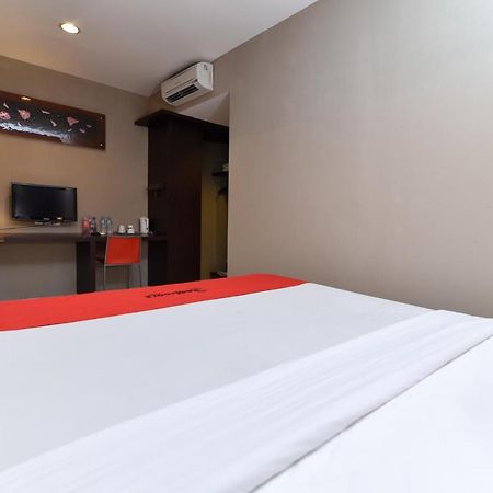 Reddoorz Plus @ Raya Legian Экстерьер фото