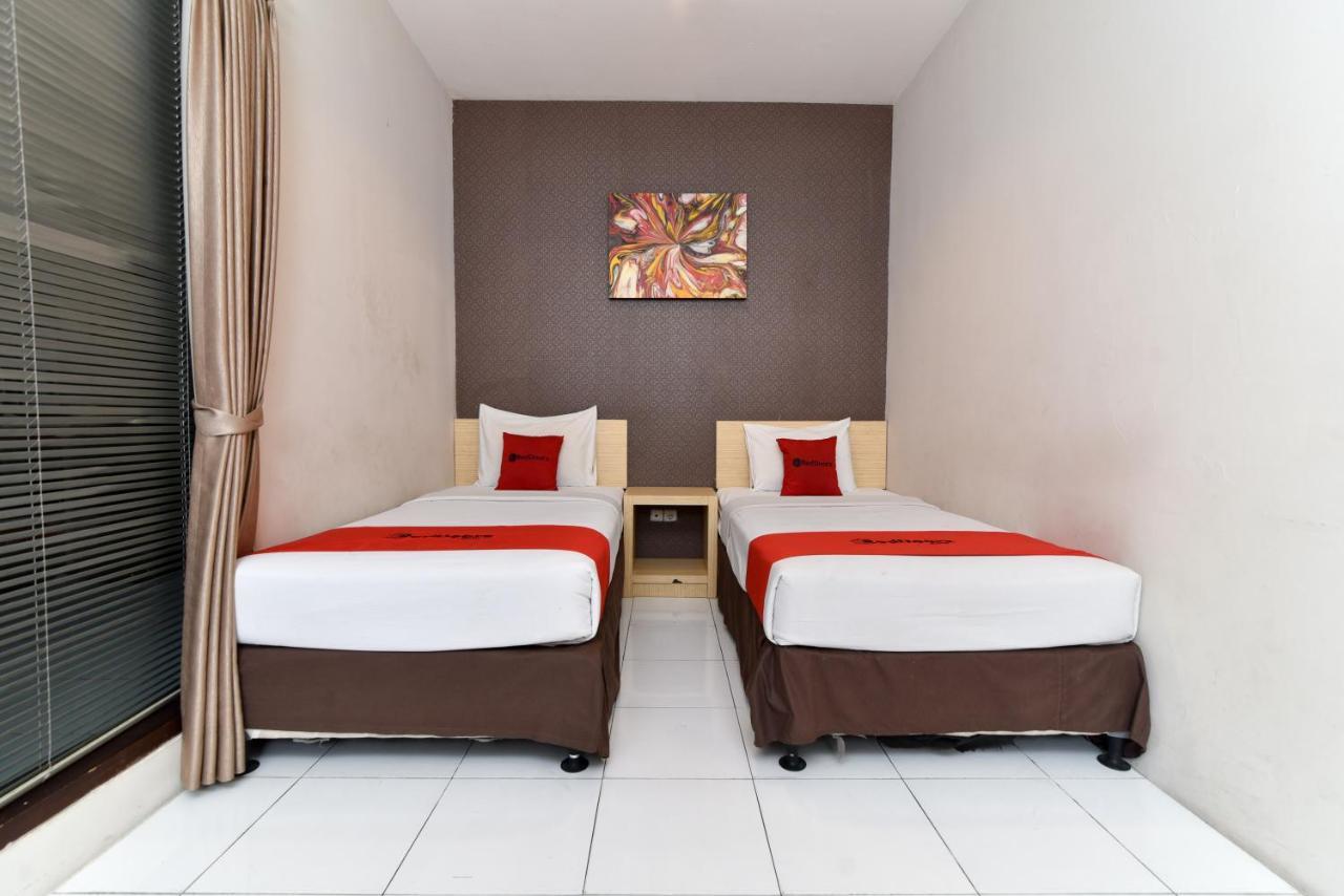 Reddoorz Plus @ Raya Legian Экстерьер фото