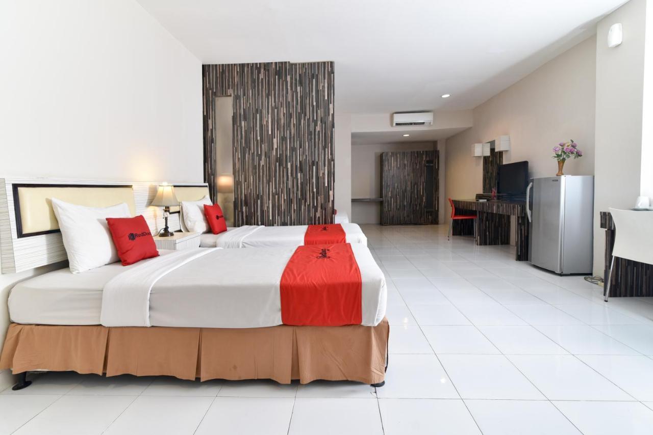 Reddoorz Plus @ Raya Legian Экстерьер фото