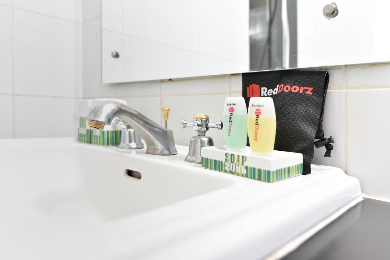 Reddoorz Plus @ Raya Legian Экстерьер фото